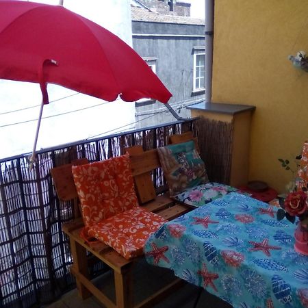 Click Center Apartment Катанія Екстер'єр фото